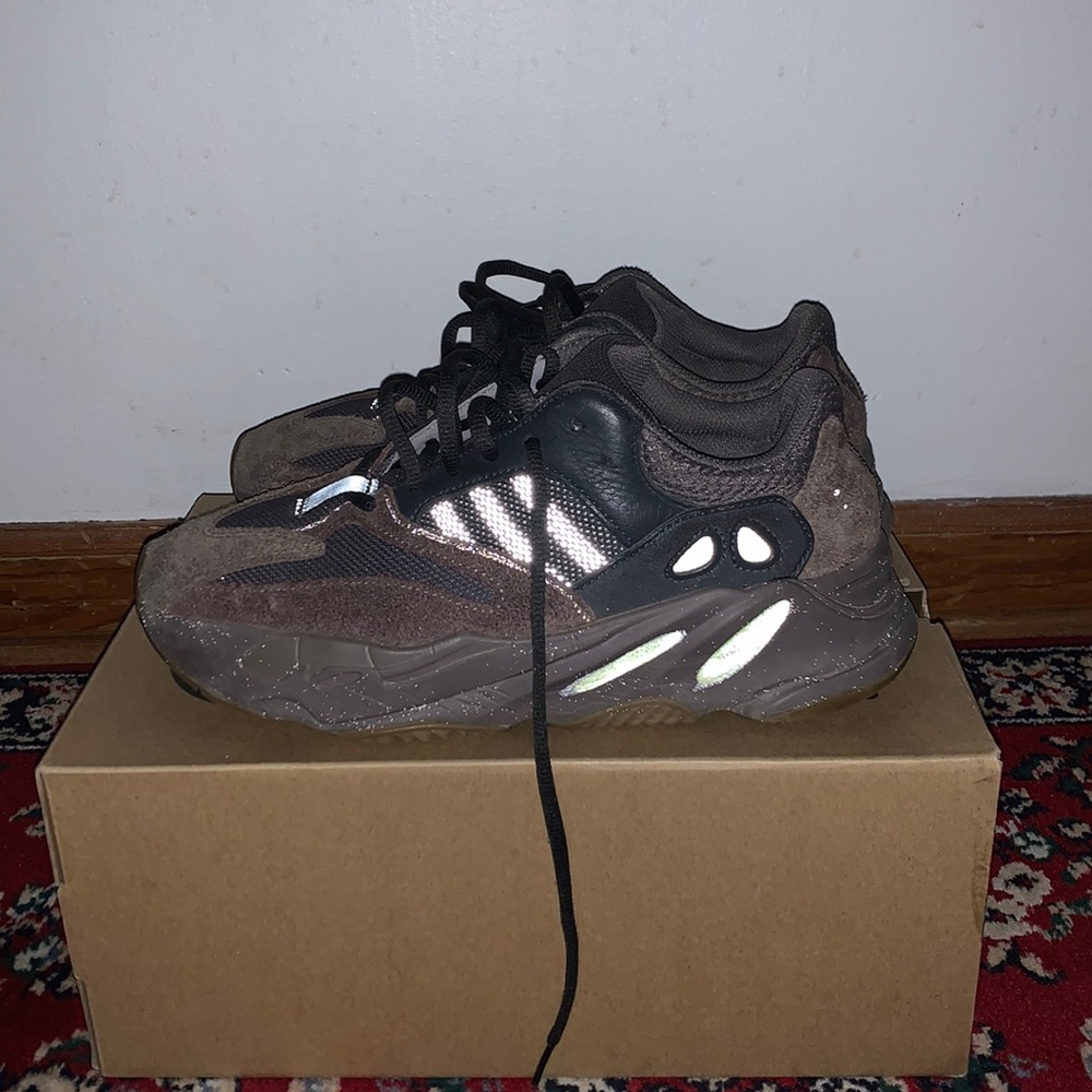 Yeezy Boost 700 Mauve